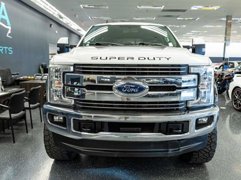 Used 2019 Ford F250 Lariat w/ Lariat Value Package AWD/4WD image 3