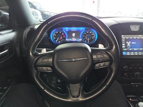 Used 2023 Chrysler 300 C RWD image 36