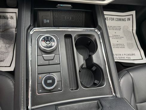 Used 2022 Ford Expedition XLT AWD/4WD image 24
