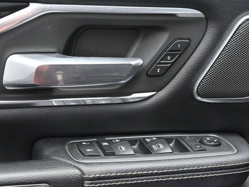 Used 2019 RAM 1500 Laramie image 10