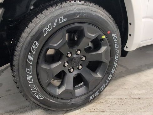 New 2026 RAM 1500 4x4 Crew Cab image 11