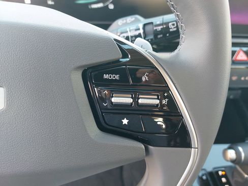 New 2026 Kia Niro EX image 18