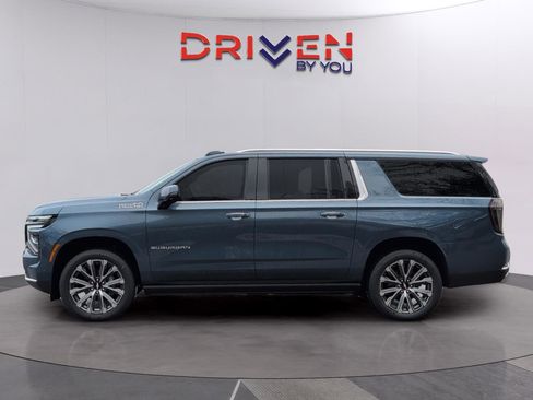 New 2026 Chevrolet Suburban High Country image 2