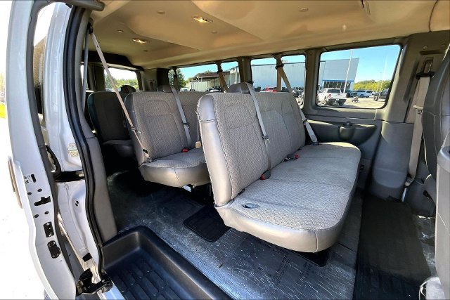 Used 2025 Chevrolet Express 3500 LT w/ LT Preferred Equipment Group RWD image 23