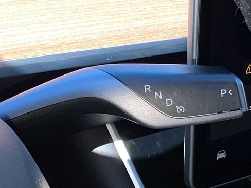 Used 2020 Tesla Model Y Long Range image 21