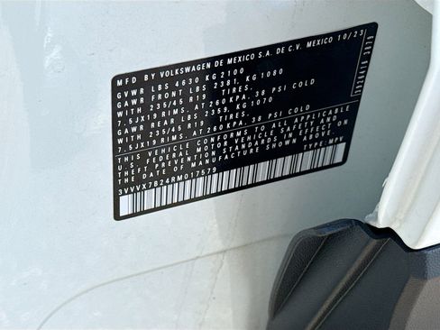 Used 2024 Volkswagen Taos SE w/ Panoramic Sunroof Package AWD/4WD image 44