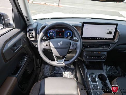 Used 2025 Ford Bronco Sport Outer Banks AWD/4WD image 2