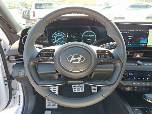 New 2025 Hyundai Elantra SEL image 10