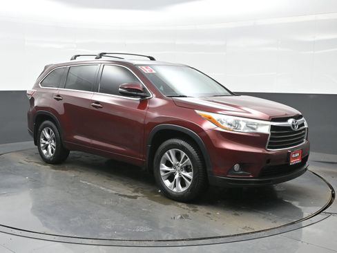 Used 2015 Toyota Highlander XLE image 8