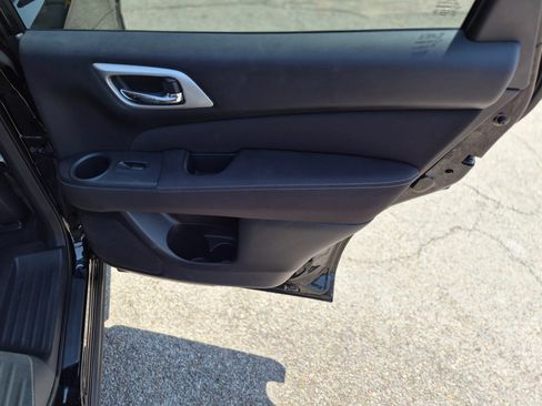 Used 2017 Nissan Pathfinder S FWD image 20