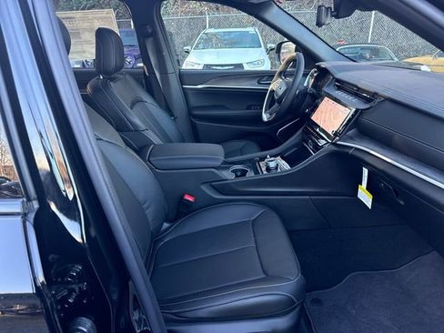 New 2026 Jeep Grand Cherokee Limited image 9