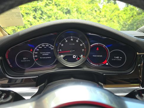 Used 2019 Porsche Panamera 4 AWD/4WD image 15