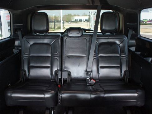 Used 2020 Lincoln Navigator Reserve w/ Equipment Group 208A Reserve image 13