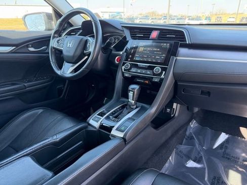 Used 2018 Honda Civic Touring image 11