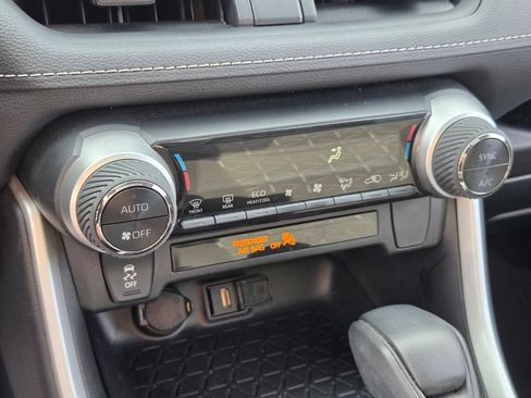 Used 2021 Toyota RAV4 XLE w/ Convenience Package AWD/4WD image 23