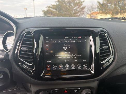 Used 2020 Jeep Compass Limited image 12