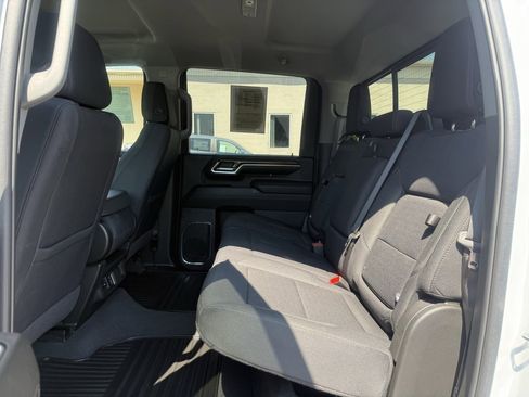 Used 2024 Chevrolet Silverado 3500 LT w/ Convenience Package image 15