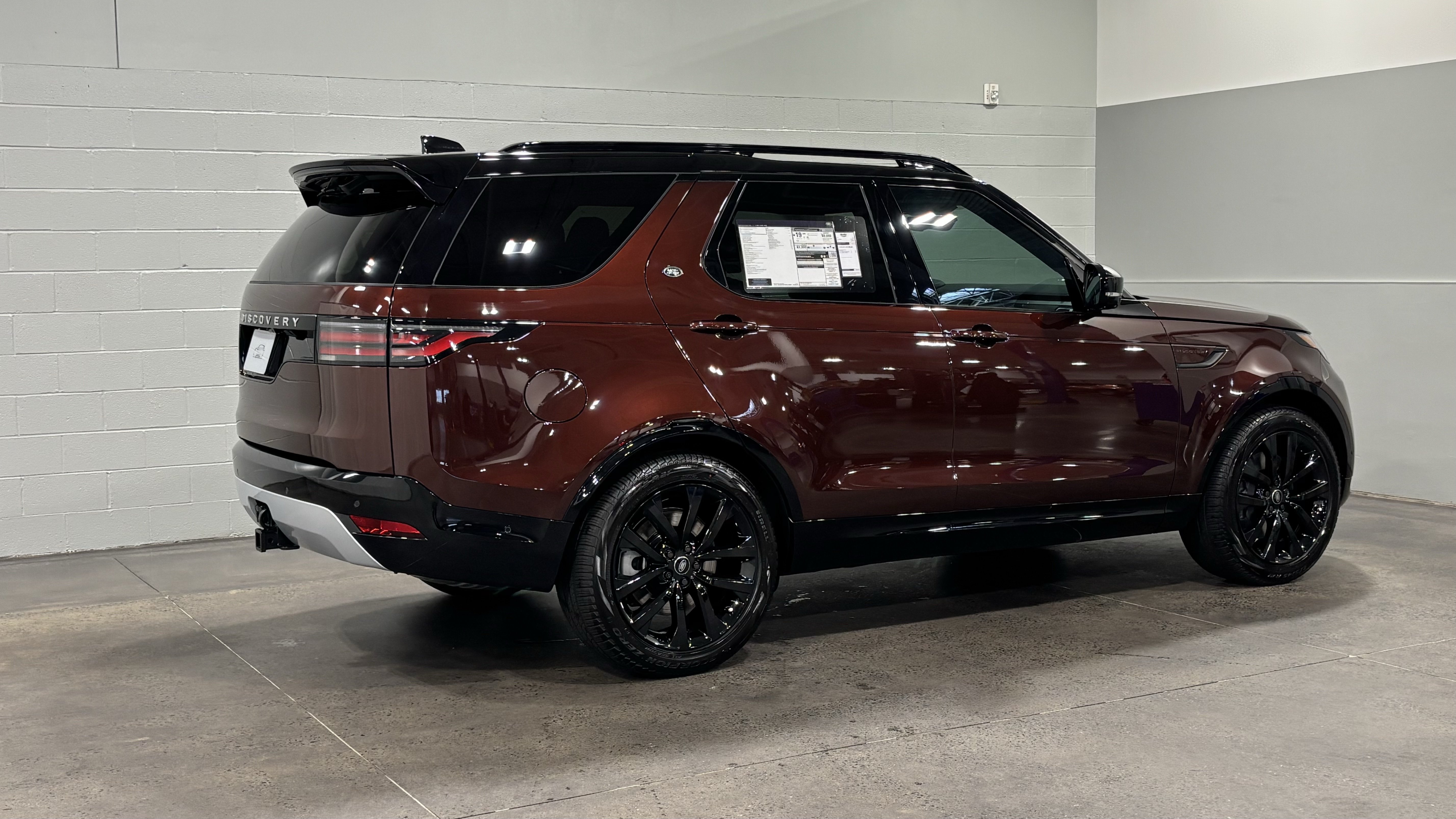 New 2026 Land Rover Discovery Limited Edition AWD/4WD image 2