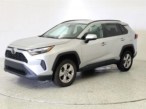 Used 2024 Toyota RAV4 XLE FWD image 3