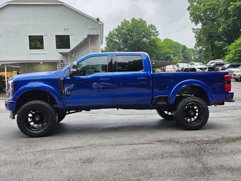 Used 2025 Ford F250 XLT w/ Black Appearance Package AWD/4WD image 4