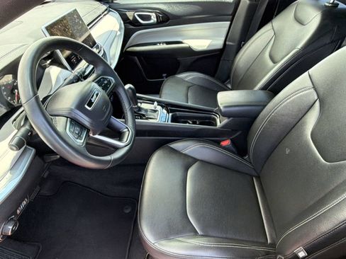 Used 2025 Jeep Compass Limited AWD/4WD image 5