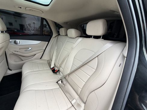 Used 2021 Mercedes-Benz GLC 300 4MATIC w/ Premium Package image 39