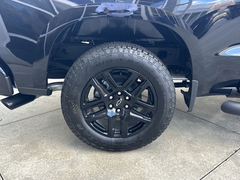 Used 2025 Chevrolet Silverado 1500 Custom w/ Turbomax Blackout Package image 19