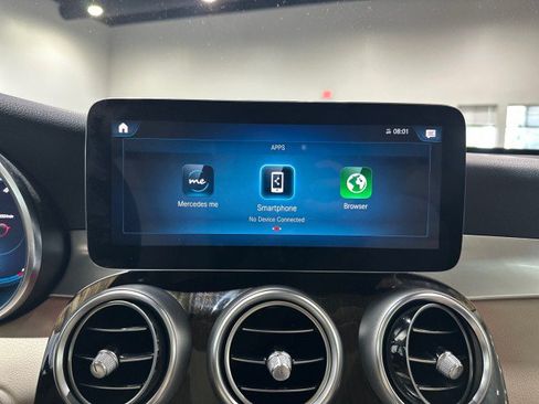 Used 2021 Mercedes-Benz GLC 300 w/ Premium Package image 57
