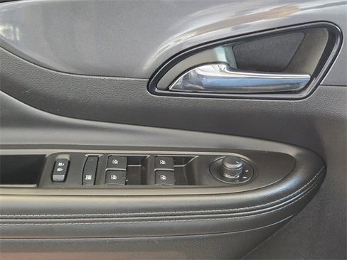 Used 2022 Buick Encore Preferred w/ Safety Package image 27