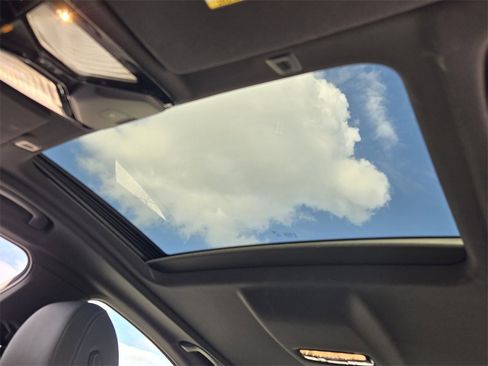 Used 2023 BMW 540i w/ M Sport Package image 21