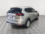 Used 2020 Nissan Rogue SV image 3