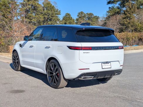 New 2025 Land Rover Range Rover Sport Dynamic SE image 7