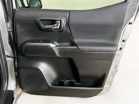 Used 2023 Toyota Tacoma TRD Off-Road image 29