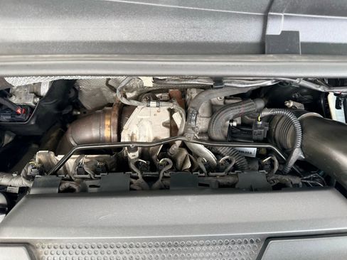 Used 2015 Volkswagen Golf 4-Door image 25