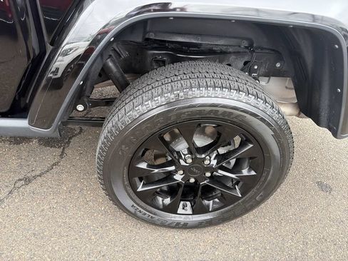 Used 2023 Jeep Gladiator Overland AWD/4WD image 30