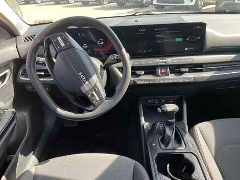 Used 2025 Kia K4 FWD image 14