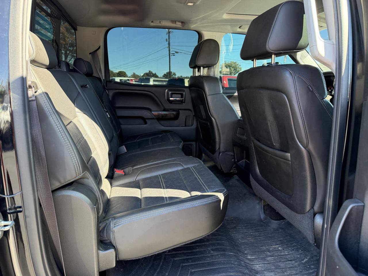 Used 2015 GMC Sierra 2500 Denali w/ Duramax Plus Package AWD/4WD image 12