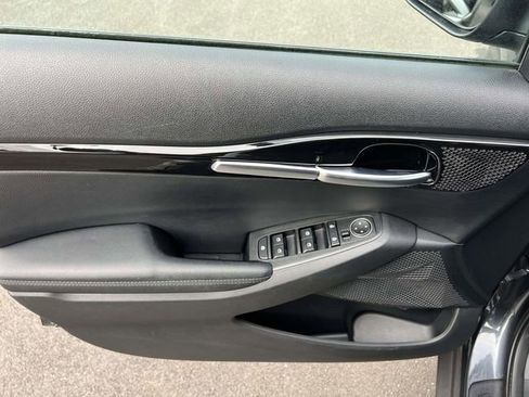 Used 2022 Kia Seltos EX image 16