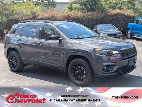 Used 2023 Jeep Cherokee Altitude Lux image 1
