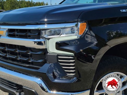 Used 2024 Chevrolet Silverado 1500 LT image 11