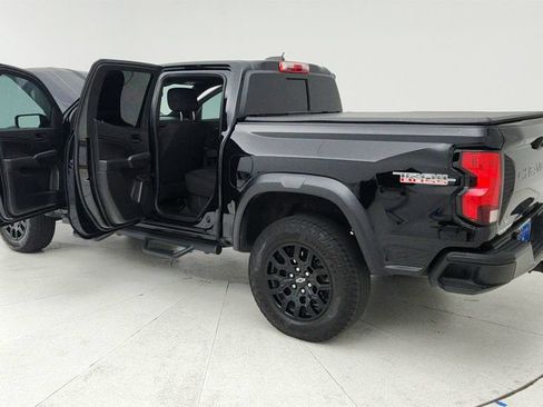 Used 2024 Chevrolet Colorado Trail Boss AWD/4WD image 11