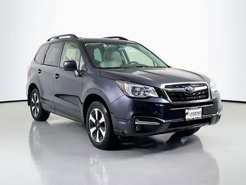 Used 2017 Subaru Forester 2.5i Premium AWD/4WD image 3
