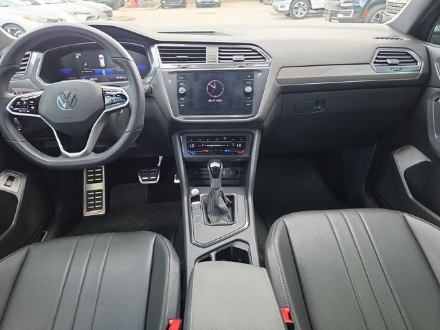 Used 2024 Volkswagen Tiguan SE R-Line FWD image 13