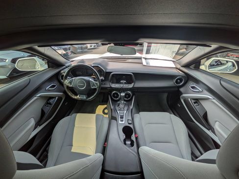 Used 2021 Chevrolet Camaro LT w/ Technology Package RWD image 8