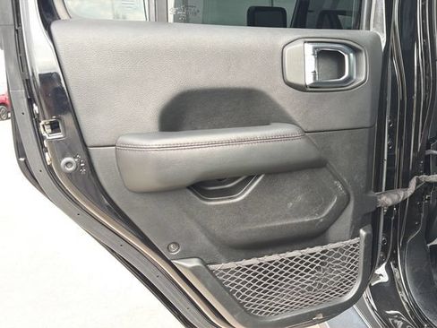 Used 2020 Jeep Gladiator Rubicon AWD/4WD image 18
