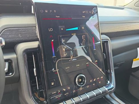 New 2026 GMC Yukon AT4 Ultimate AWD/4WD image 27