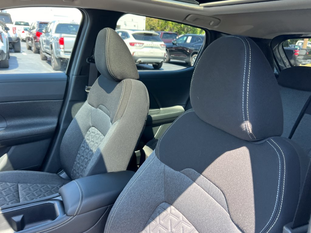 Used 2025 Nissan Kicks SV w/ SV Premium Package AWD/4WD image 8