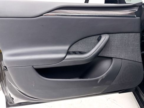 Used 2022 Tesla Model S image 30