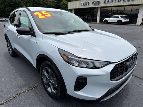 Used 2025 Ford Escape ST-Line FWD image 1
