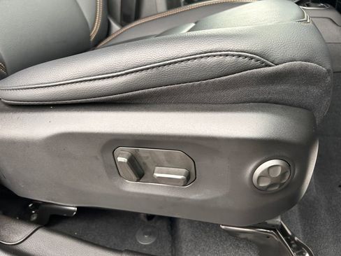 Certified 2024 Jeep Wrangler Sahara w/ Technology Group image 25